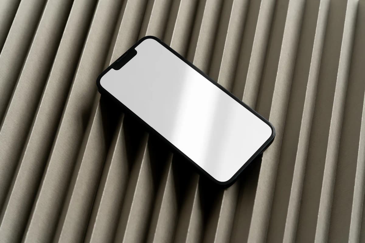 iPhone Mockup S002-005