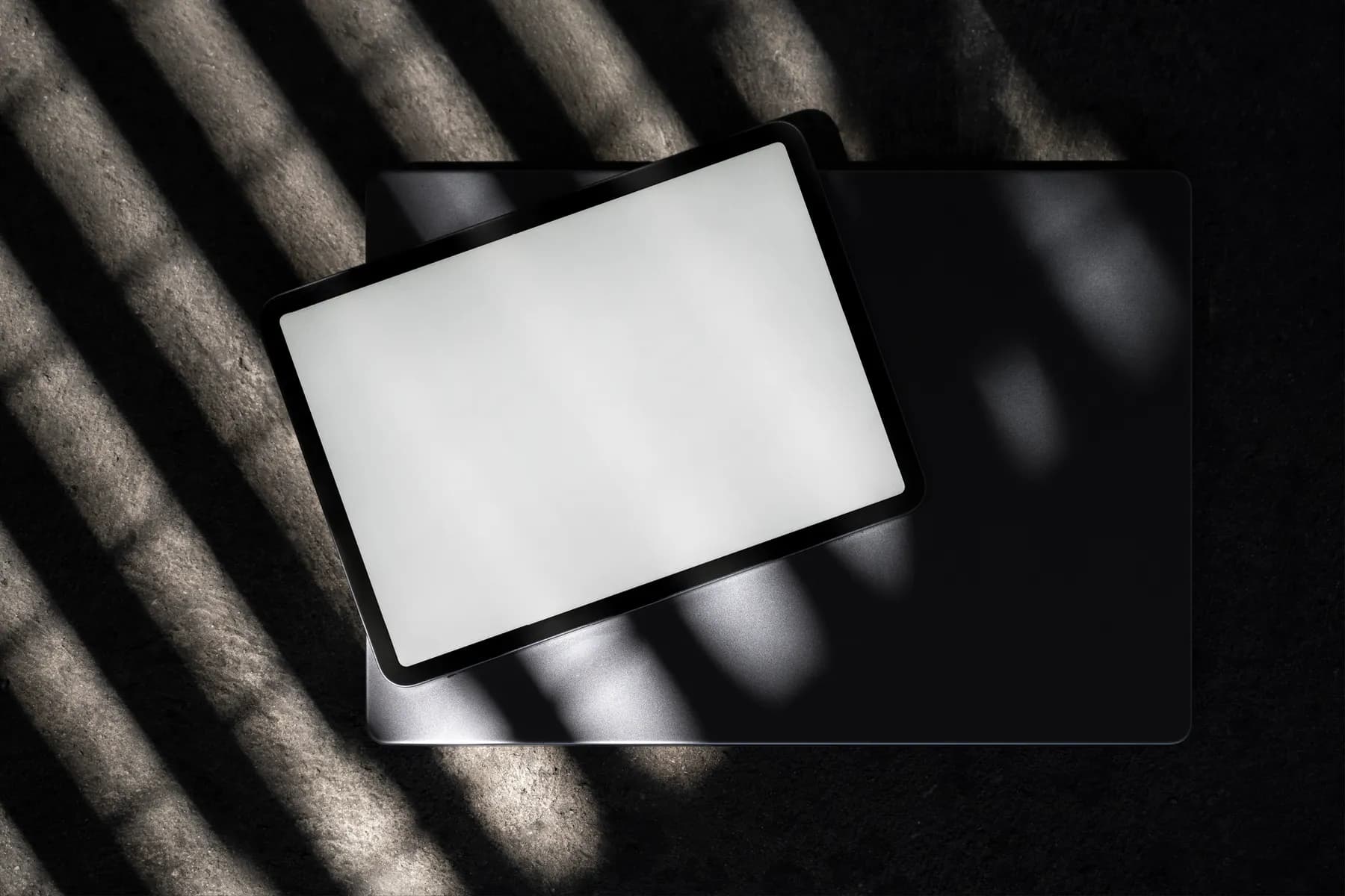 iPad Pro Mockup S003-007