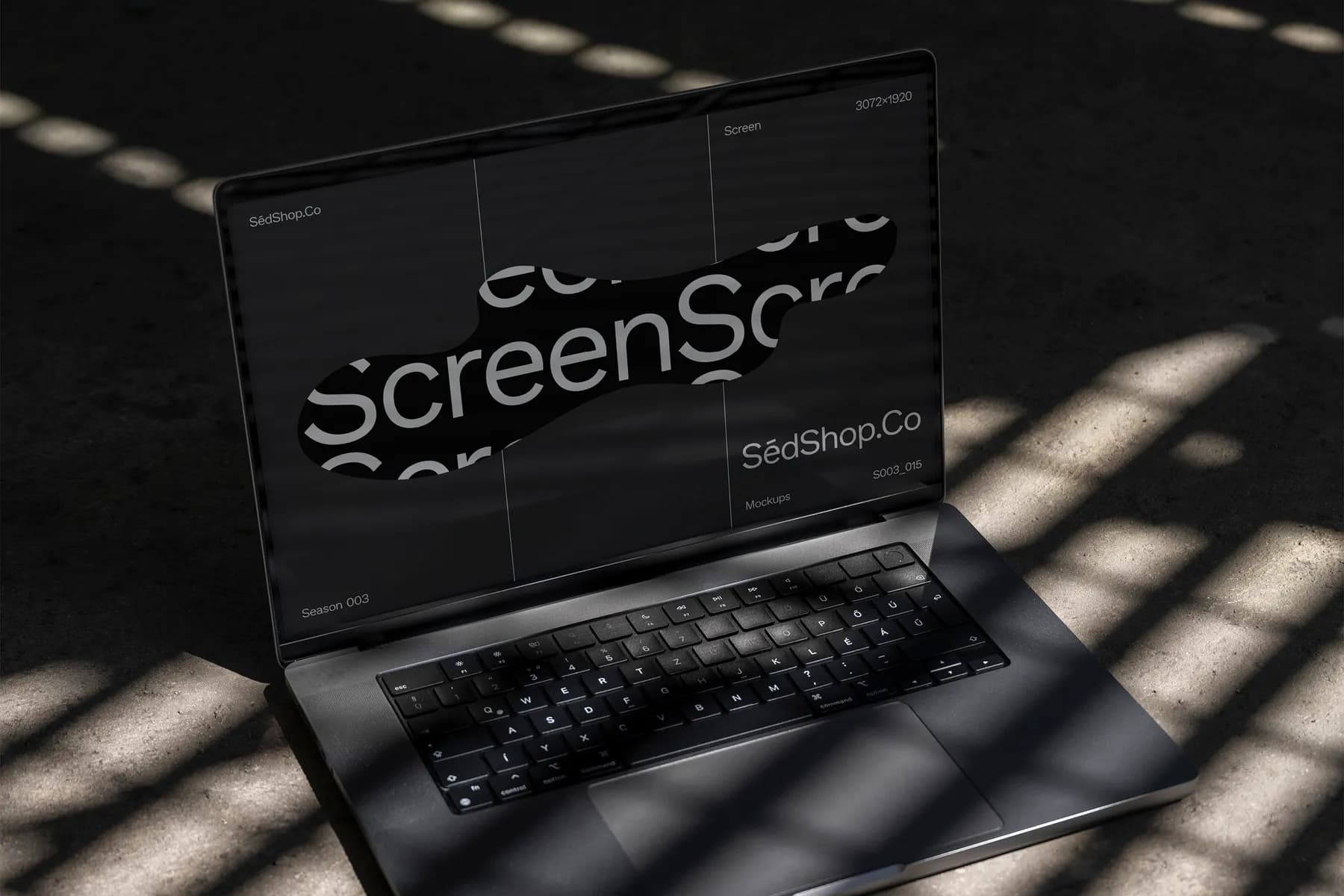 MacBook Pro Mockup S003-015